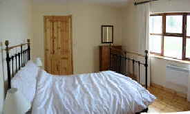 Master Bedroom- click for larger image